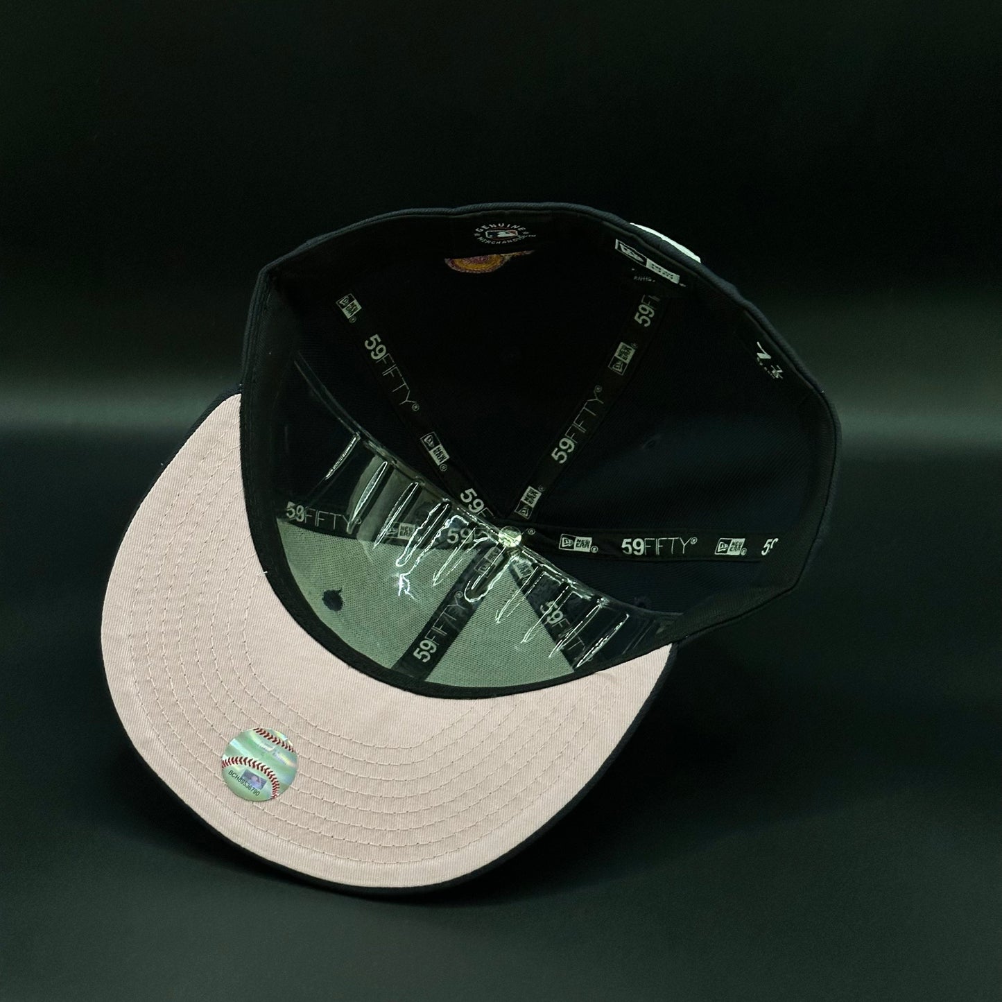 Navy New York Yankees Hearts 59FIFTY Fitted Cap - view 5