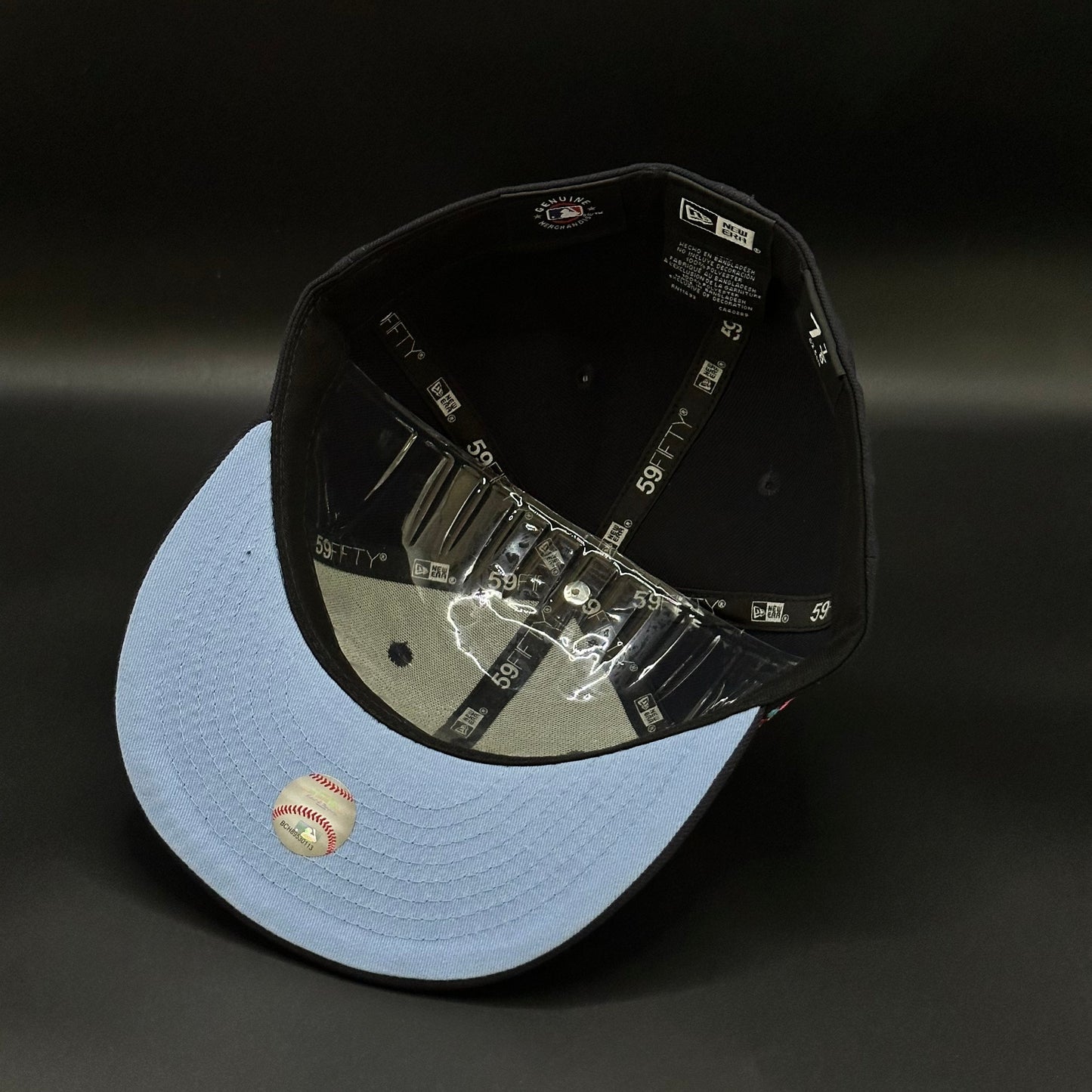 Navy New York Yankees 27x Peace Sign Fitted Cap - view 5