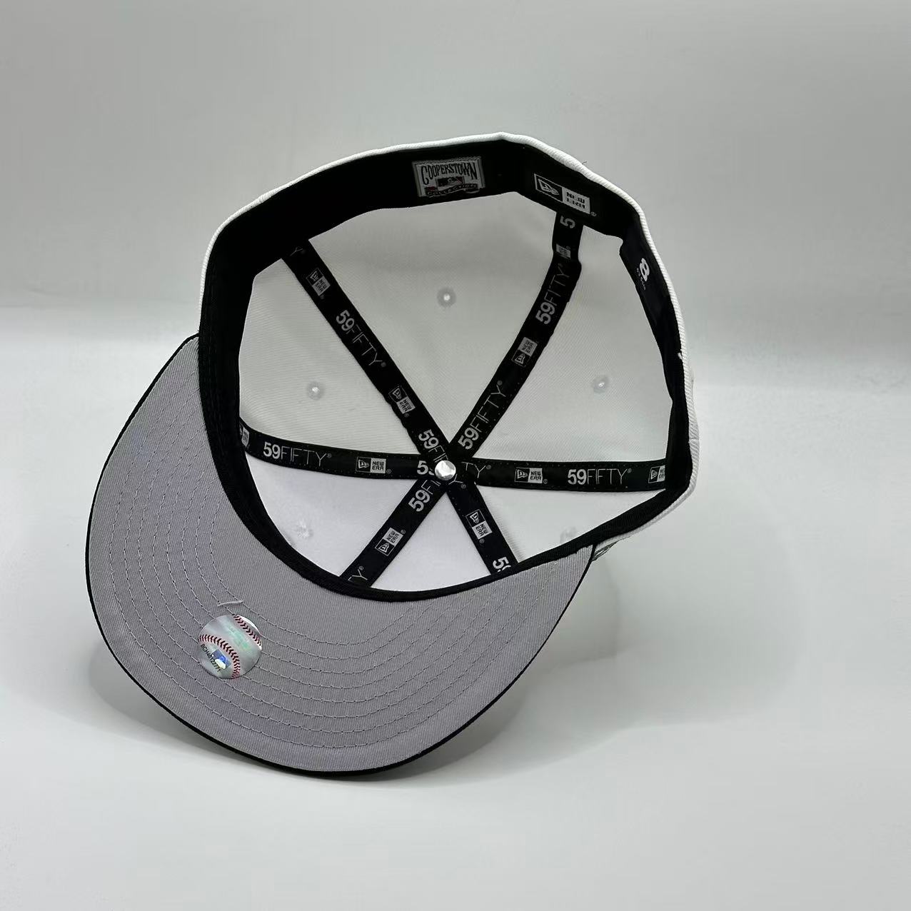 White Black Rose New York Yankees World Series 1999 SP Fitted Hat Fitted Cap
