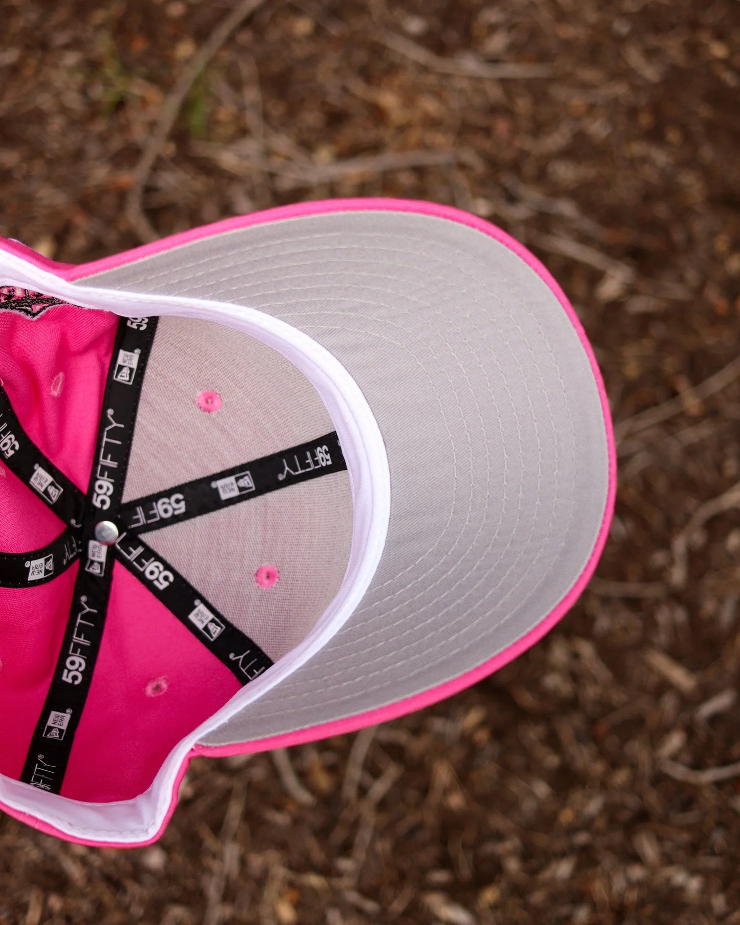 Pink Heart New York Yankees 1999 World Series New Era Fitted Hat