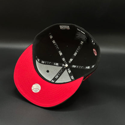 Black Red Kiss New York Yankees 1999 World Series  Fitted Cap