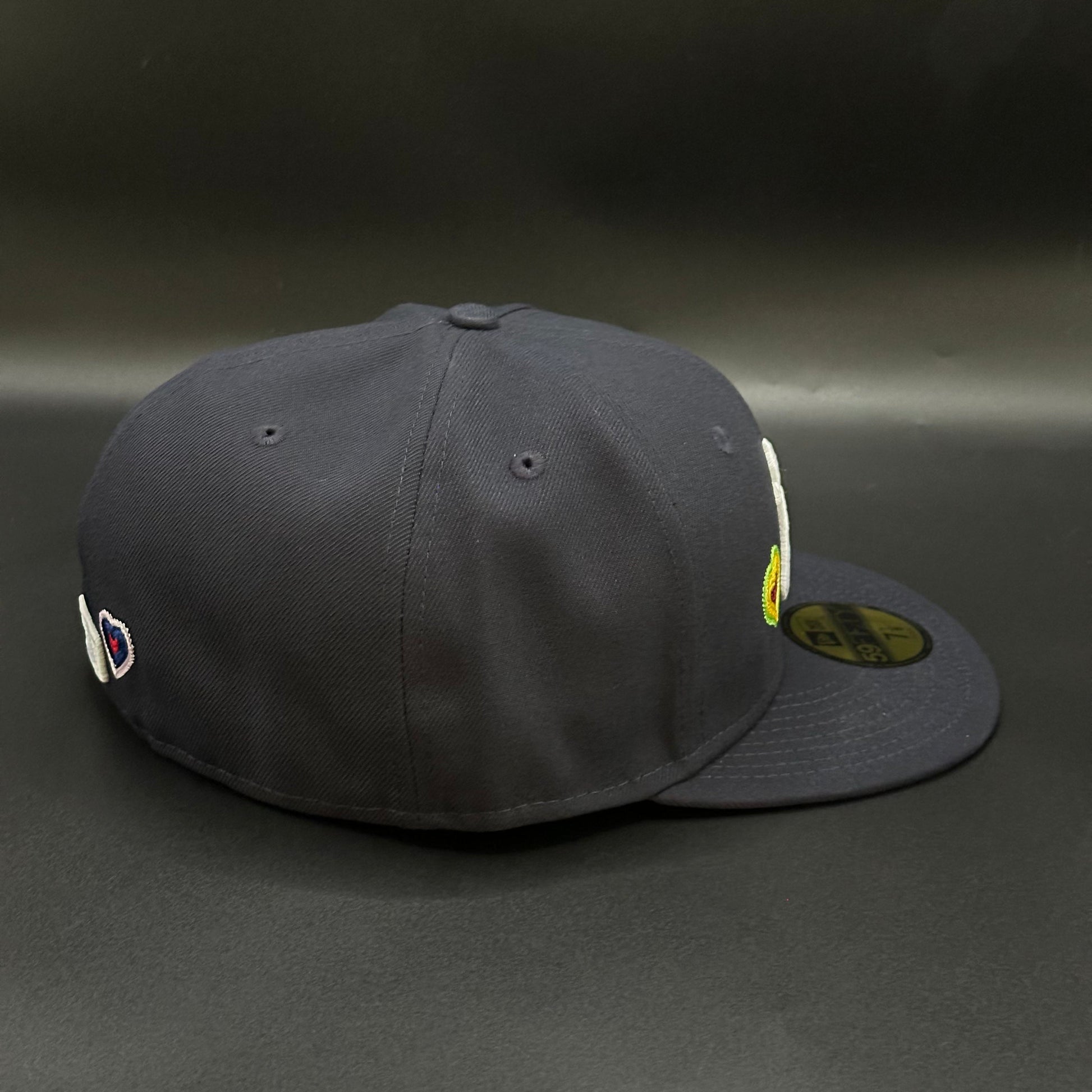 Navy New York Yankees Hearts Fitted Cap - view 2
