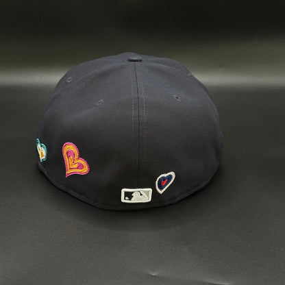 Navy New York Yankees Hearts Fitted Cap - view 4