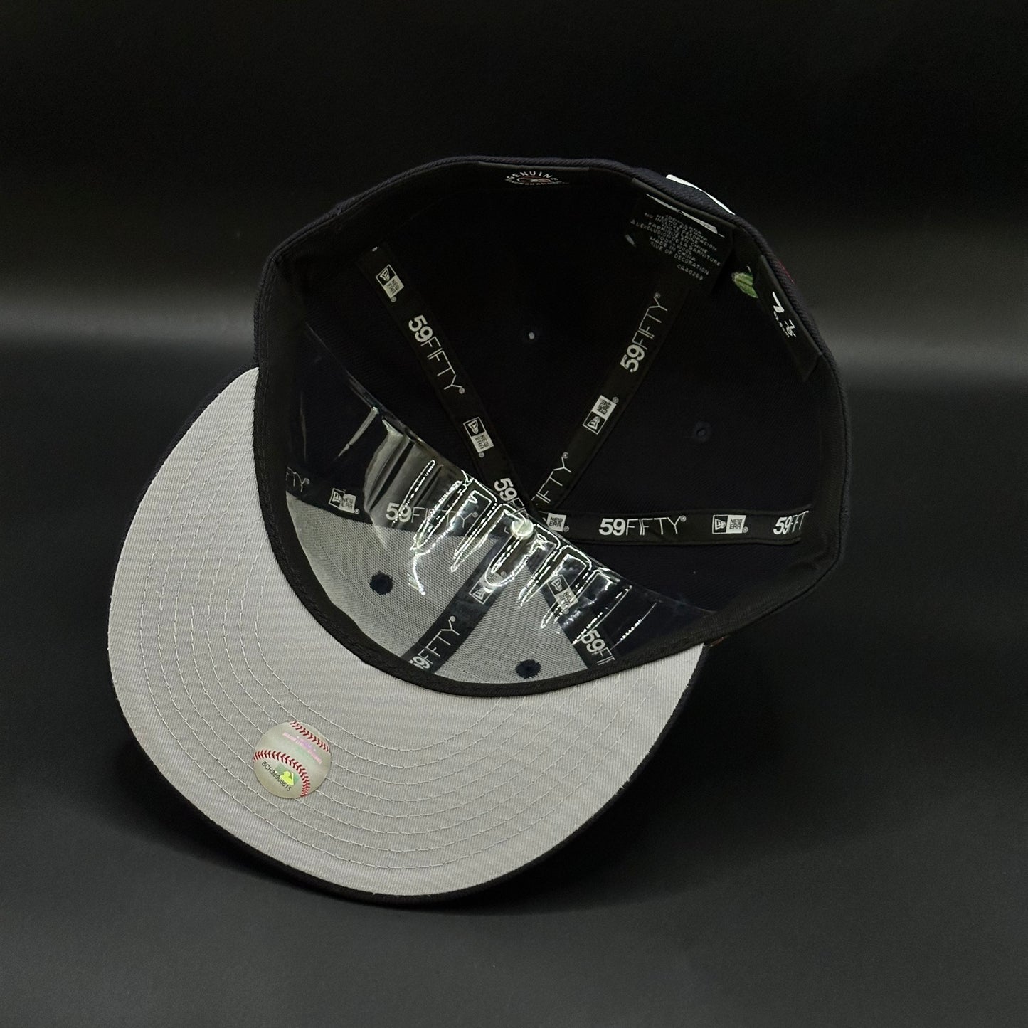 Navy New York Yankees Statue of Liberty 27 Patch Fitted Cap
