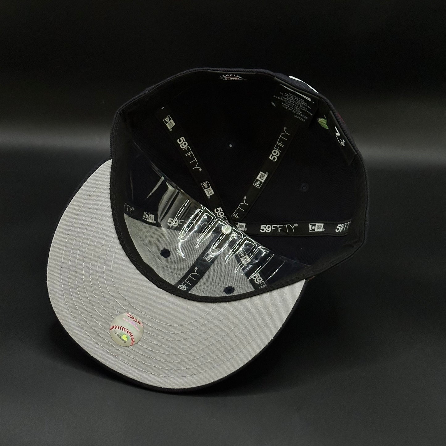 Navy New York Yankees Statue of Liberty 27 Patch Fitted Cap - view 5