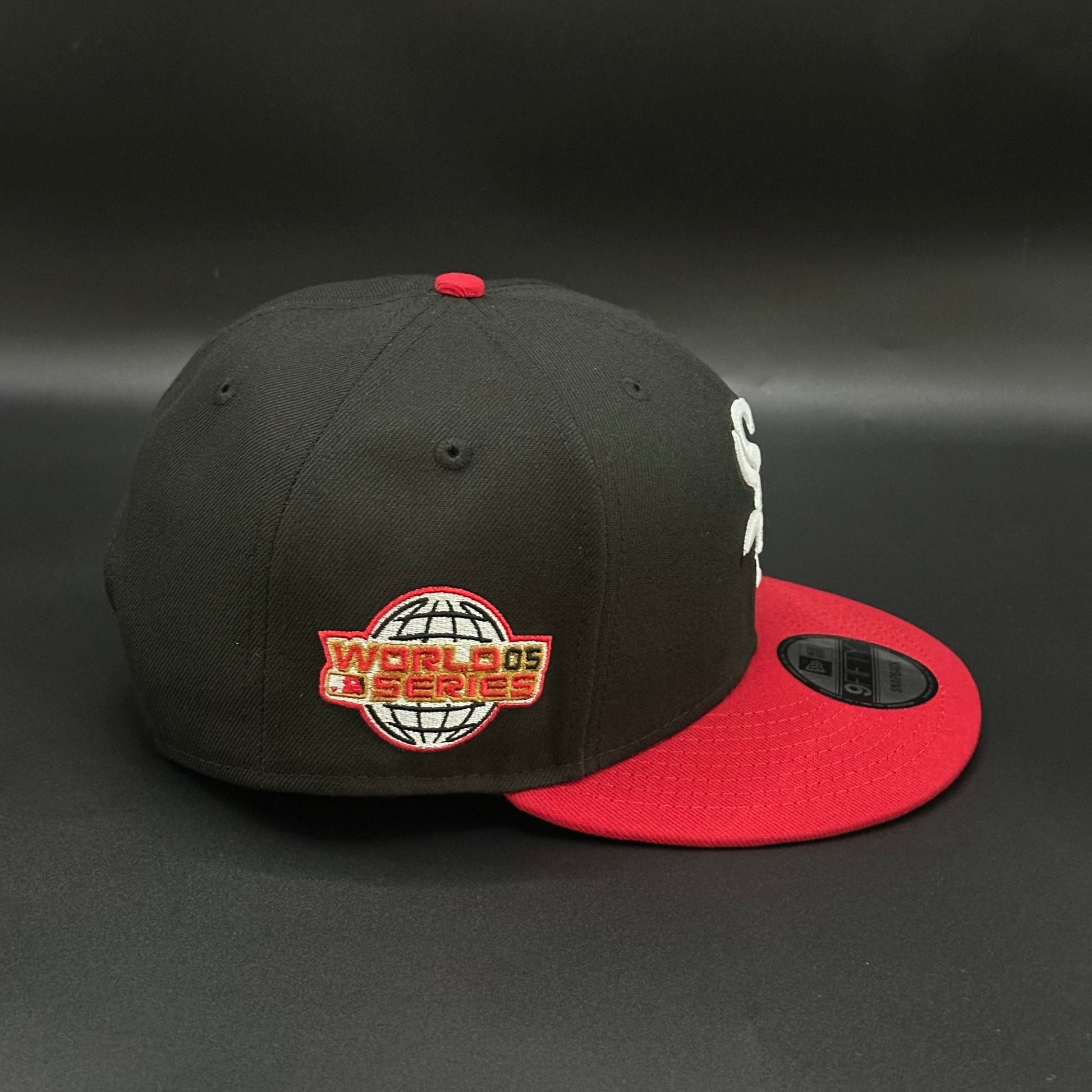 Black Red Chicago White Sox 2005 World Series Snapback - view 2