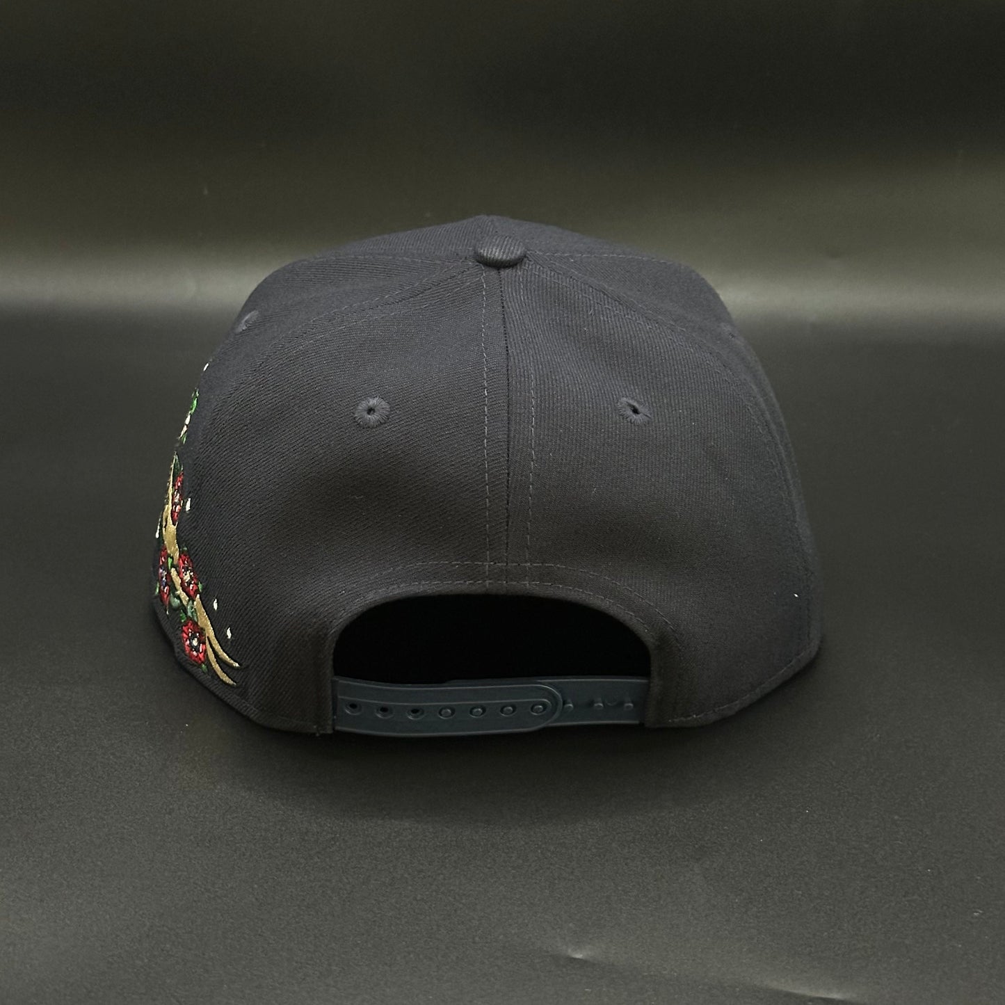 Navy New York Yankees Stripe Snapback - view 5