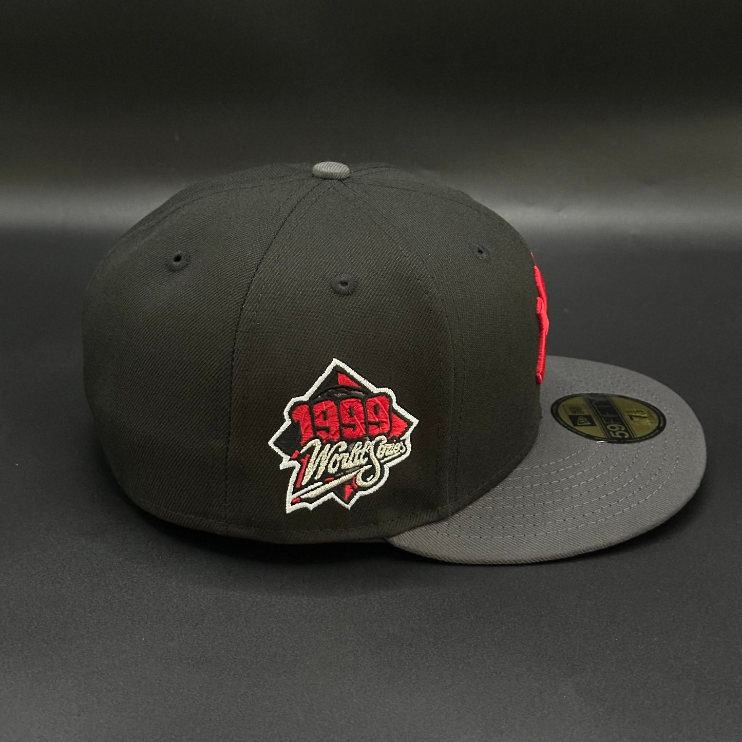 Black Grey New York Yankees 1999 World Series Fitted Cap - view 2