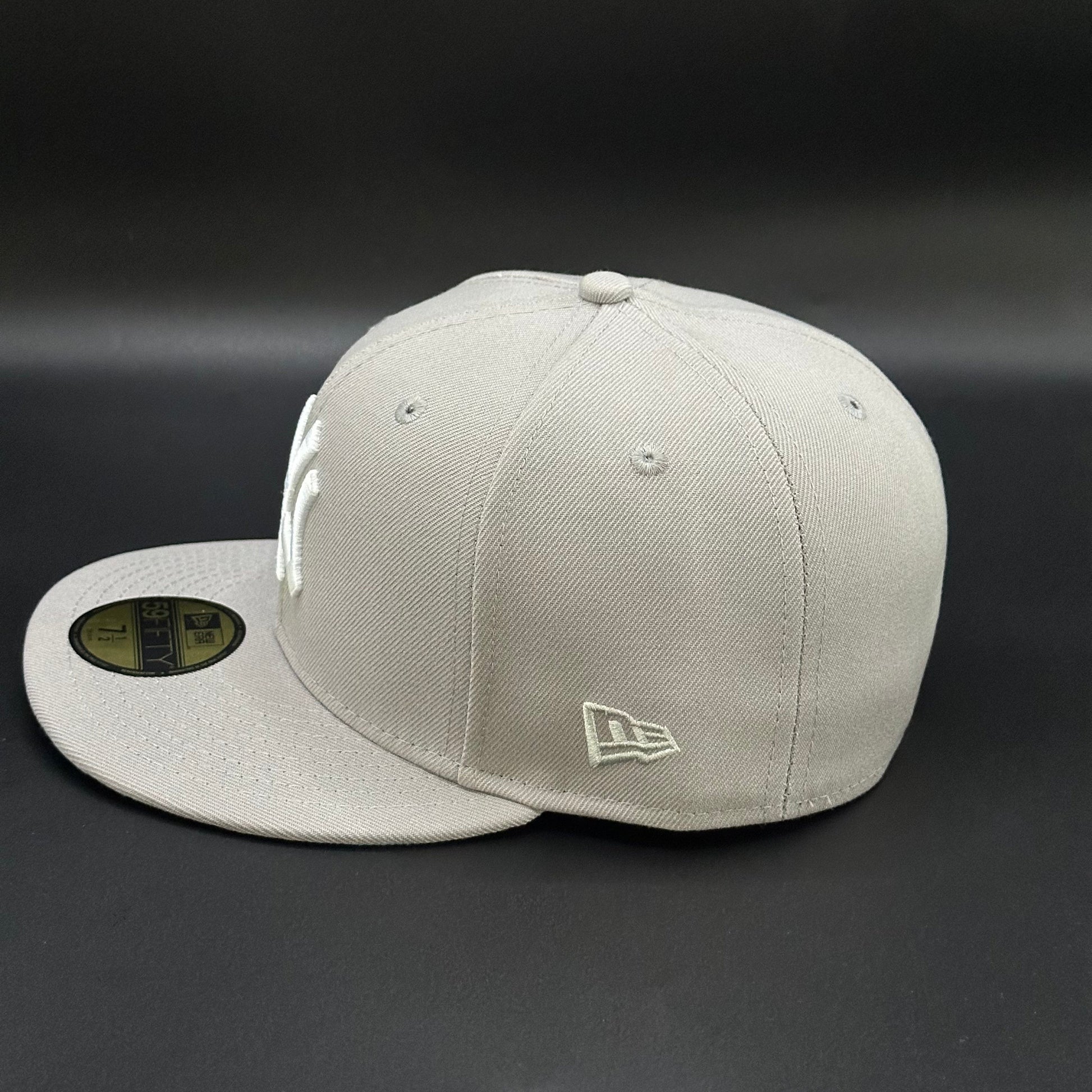 Grey Icy New York Yankees 1999 World Series Fitted Cap - view 3