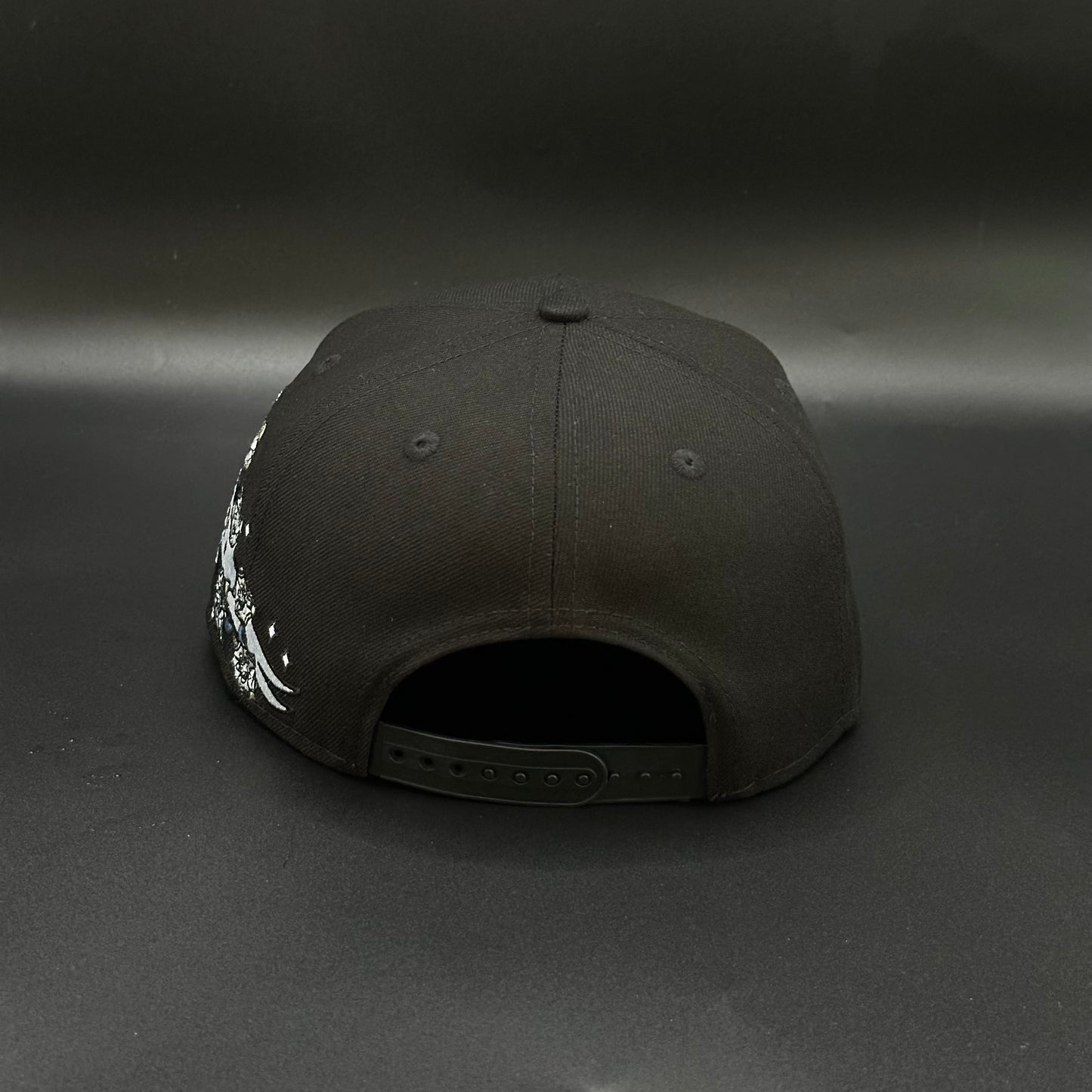 Black New York Yankees Stripe Snapback