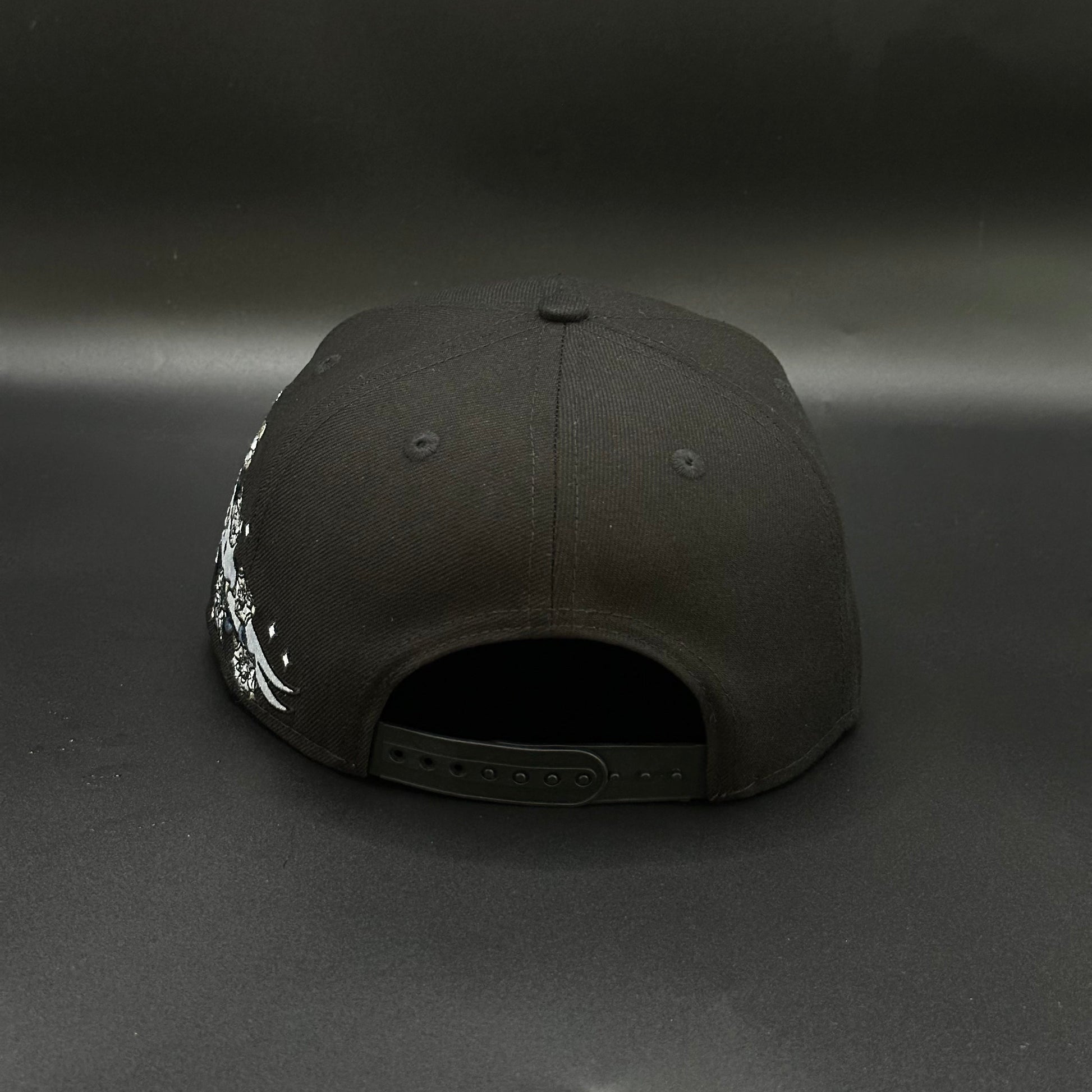 Black New York Yankees Stripe Snapback - view 4