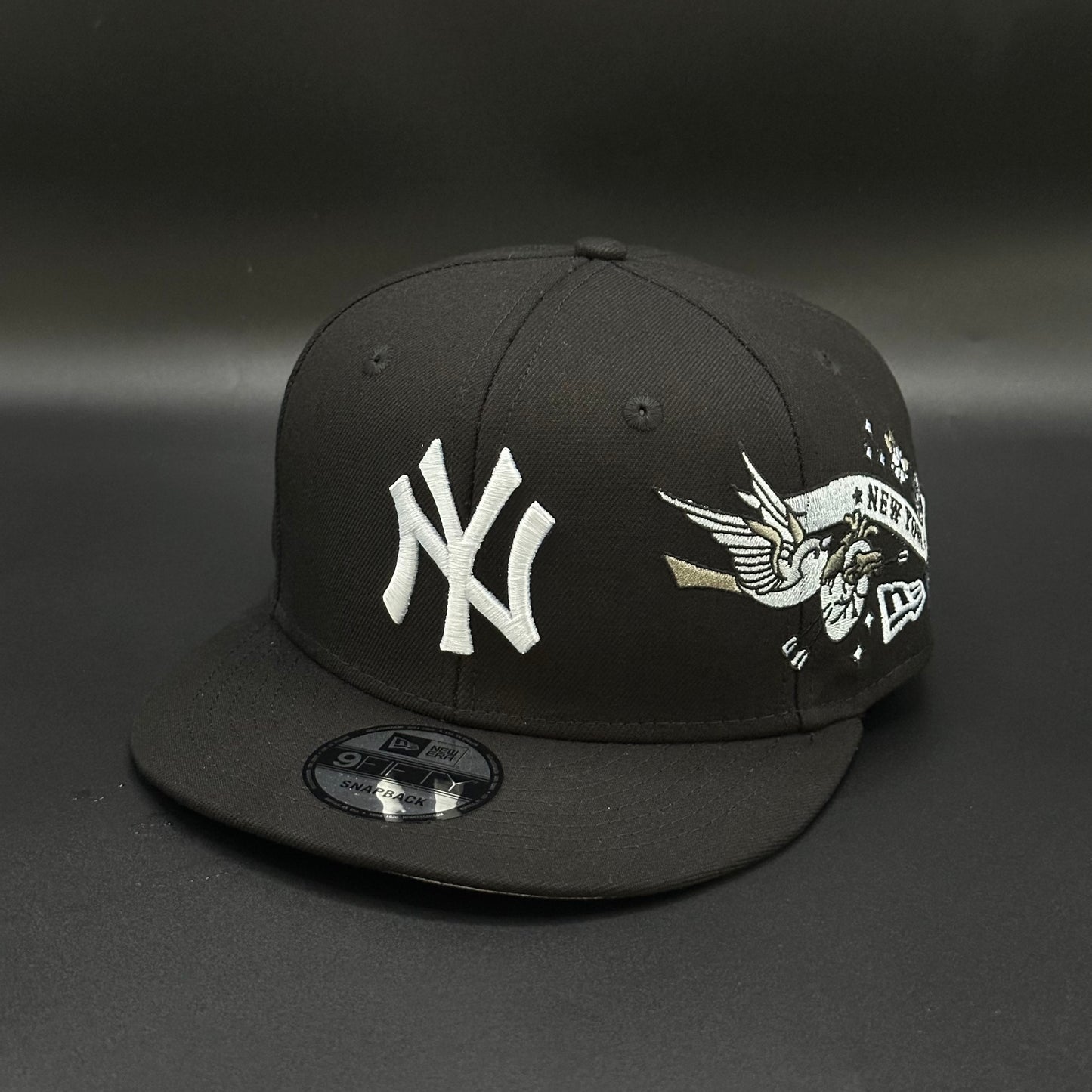 Black New York Yankees Stripe Snapback