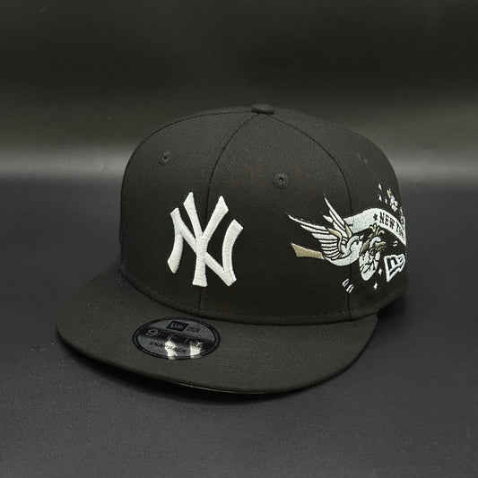 Black New York Yankees Stripe Snapback