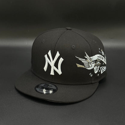 Black New York Yankees Stripe Snapback