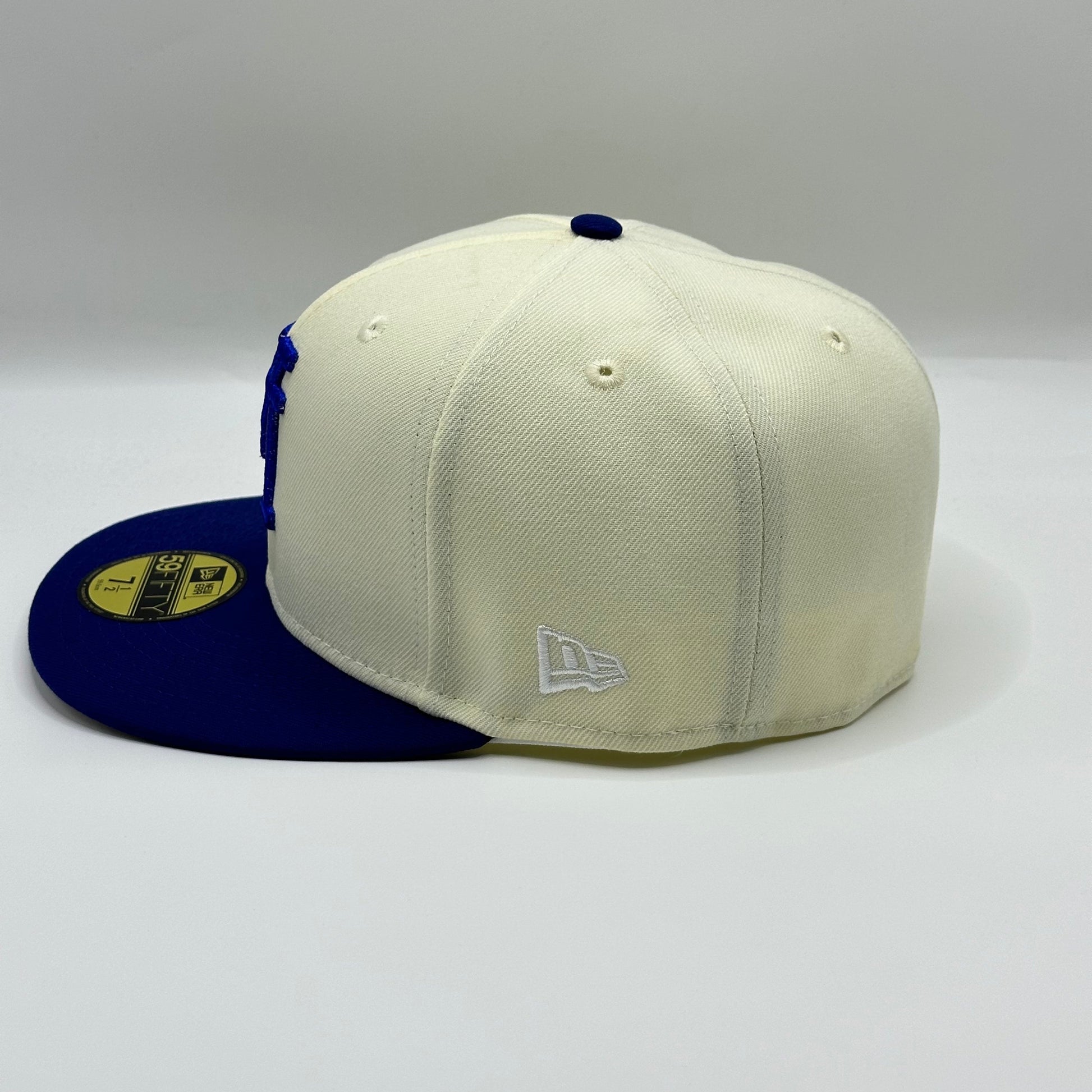 White Blue Dodgers Upside Down Side Batty Fitted - view 3