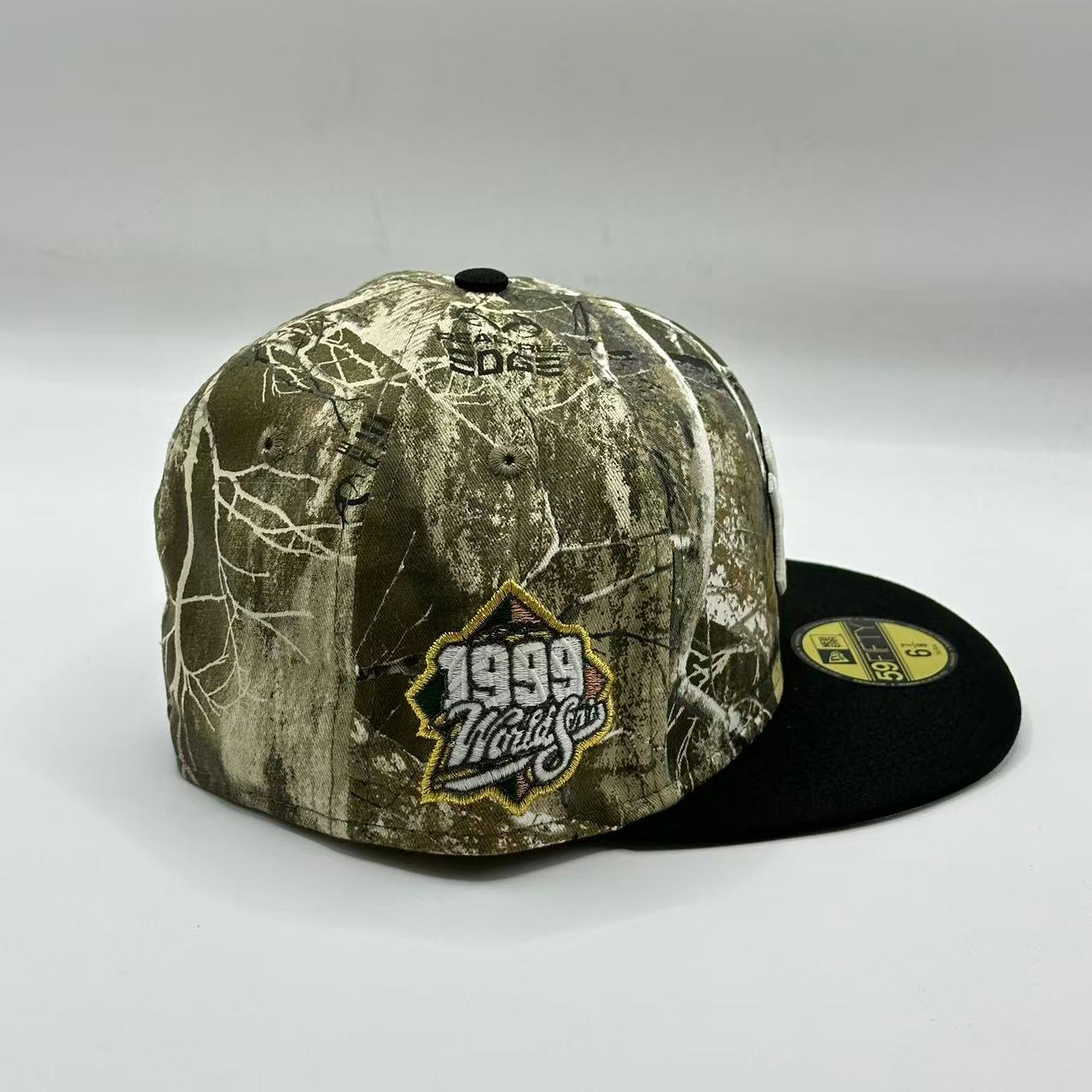 RealTree Camo New York Yankees 1999 World Series SP Fitted Hat Fitted Cap - view 2