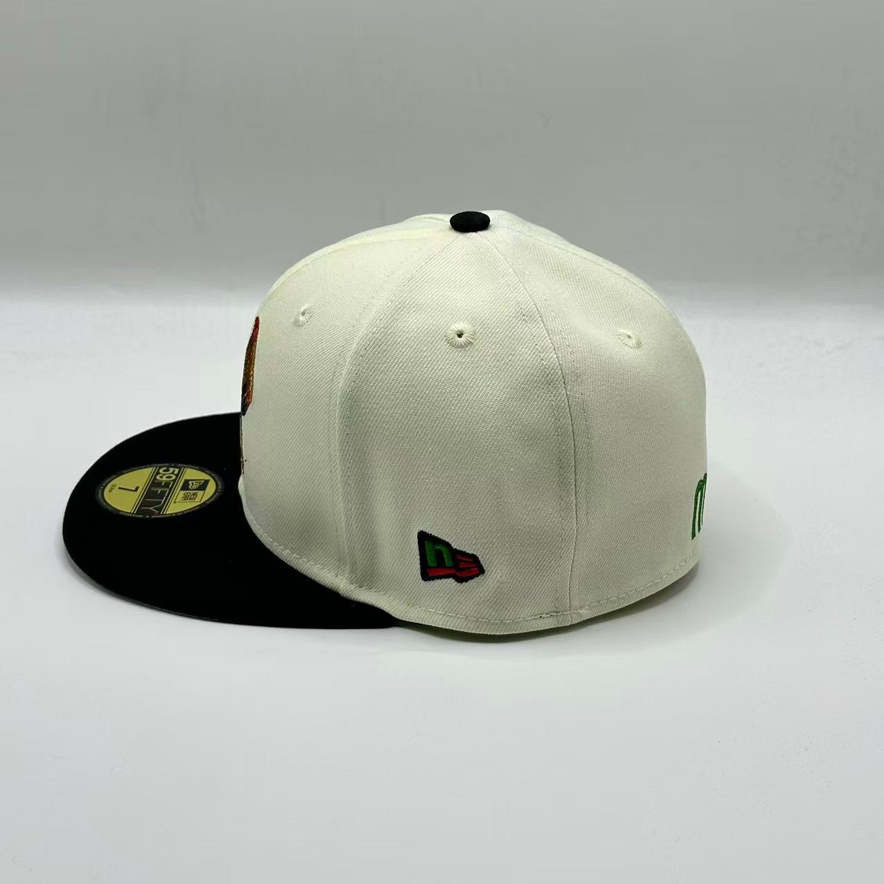 White Black Mexico With Bird Fitted Hat Fitted Cap