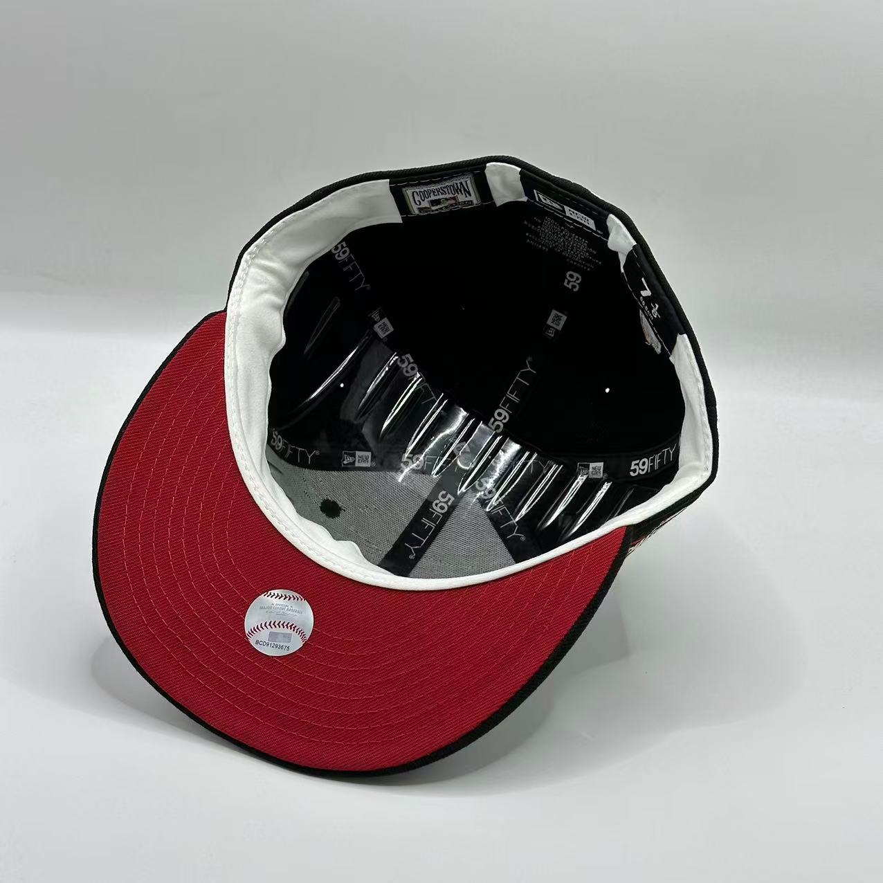 Black Chicago White Sox World Series SP Fitted Cap - view 5