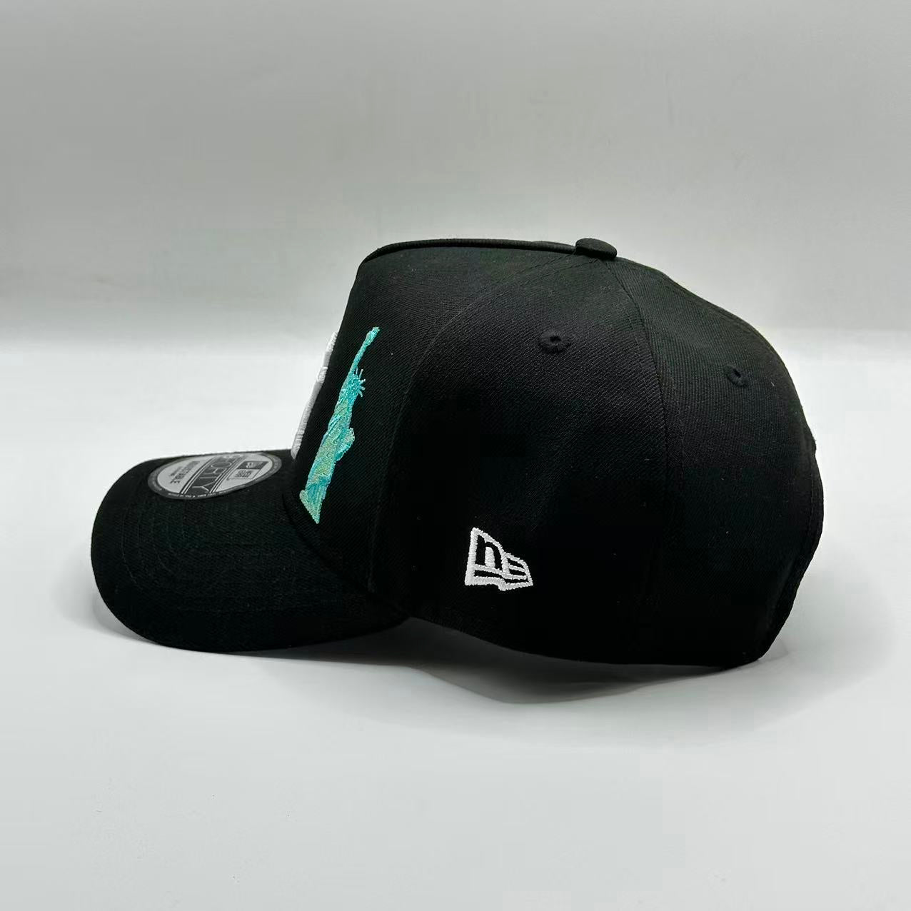 Black New York Yankees Statue of Liberty SP A Frame Snapback - view 2