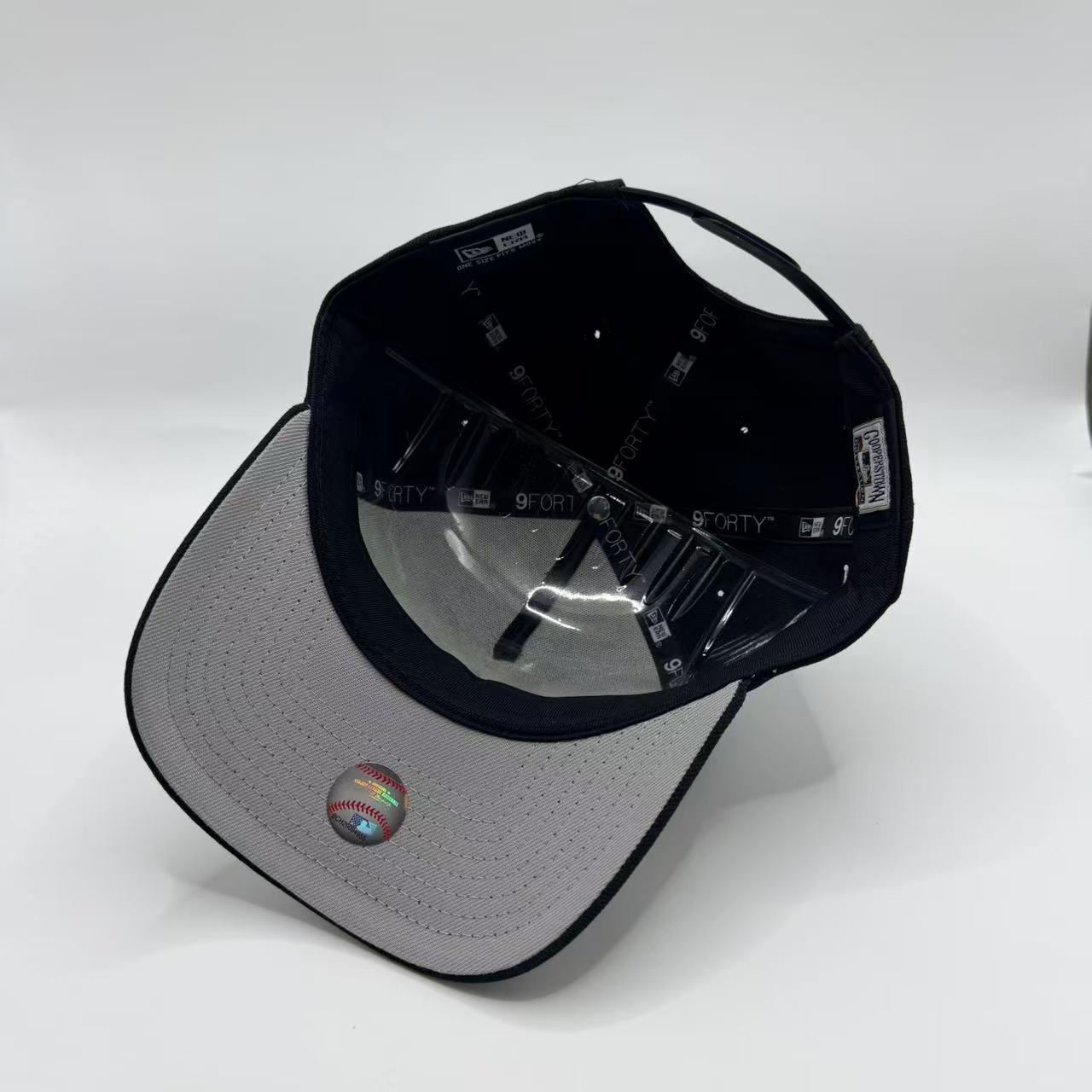 Black Chicago White Sox 2005 World Series A Frame Snapback Hat - view 4