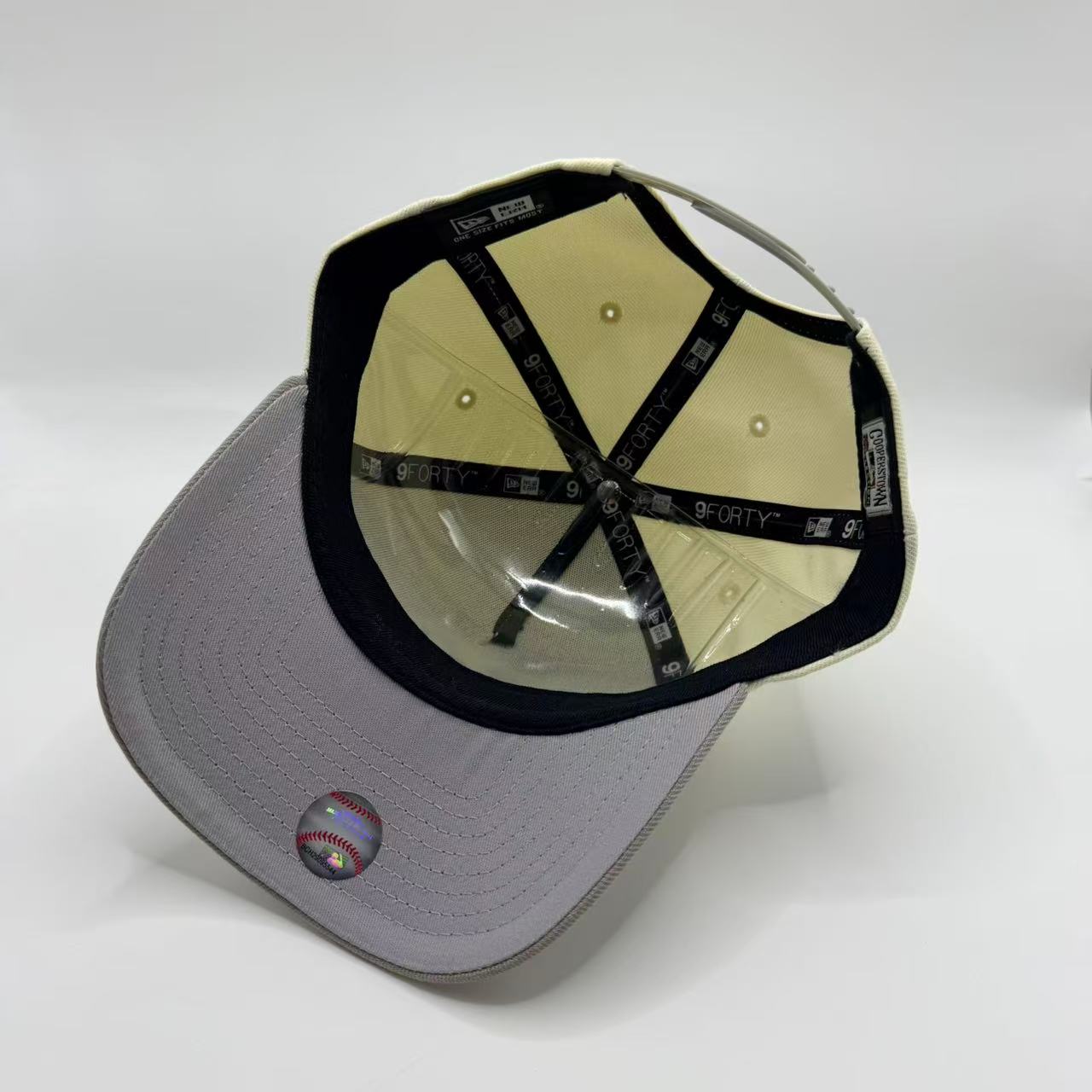 Chrome Gray New York NY Yankees 1998 World Series A-Frame Snapback - view 4