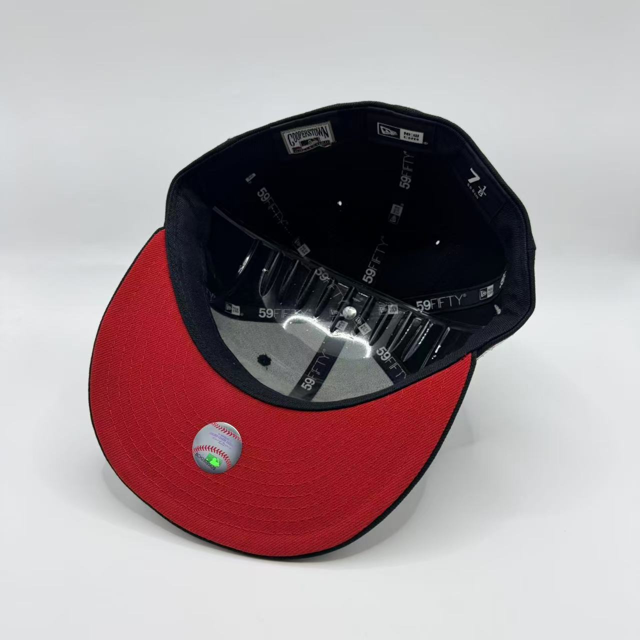 Black Red Flower New York Yankees 2000 World Series Champions Fitted Hat Cap - view 3