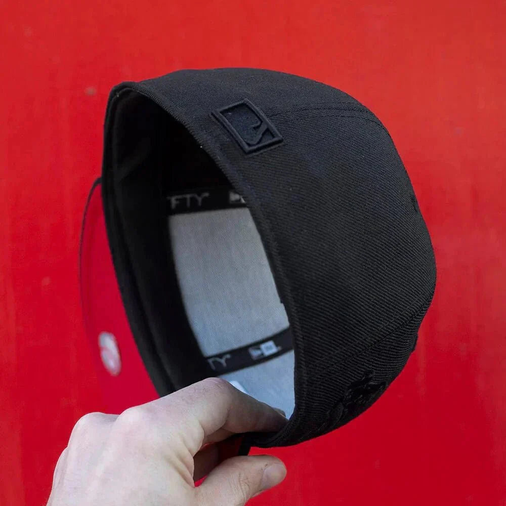 Black Red New York Yankees 1996 World Series Fitted Hat - view 3