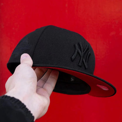 Black Red New York Yankees 1996 World Series Fitted Hat - view 4