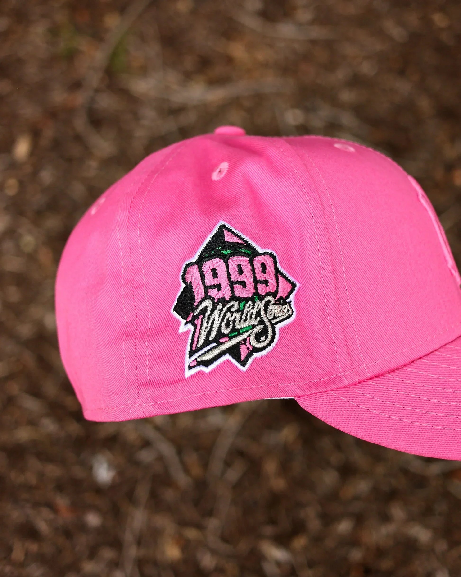 Pink Heart New York Yankees 1999 World Series Fitted Hat - view 3