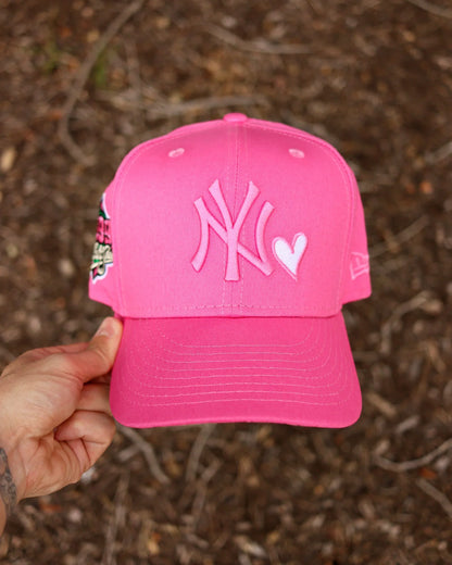 Pink Heart New York Yankees 1999 World Series Fitted Hat - view 2