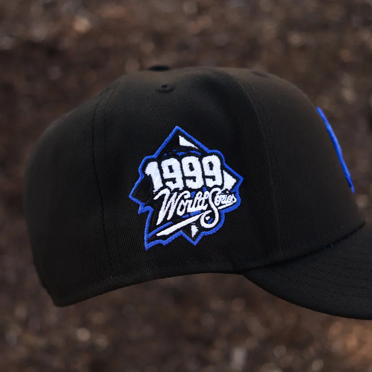 Black Dark Blue New York Yankees 1999 World Series Fitted Hat - view 3