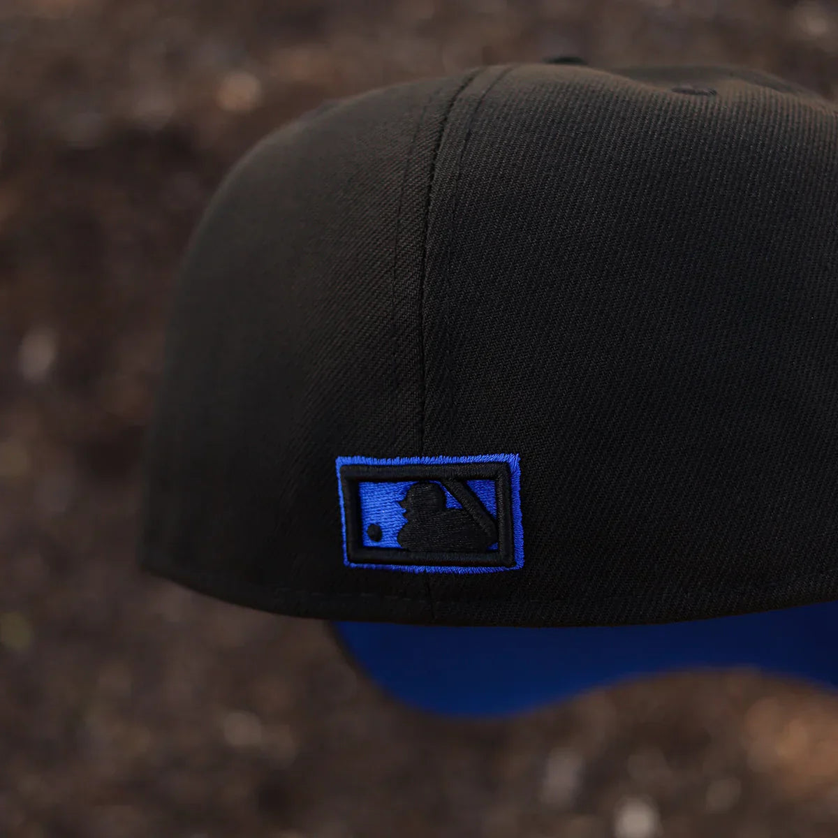 Black Dark Blue New York Yankees 1999 World Series Fitted Hat - view 4