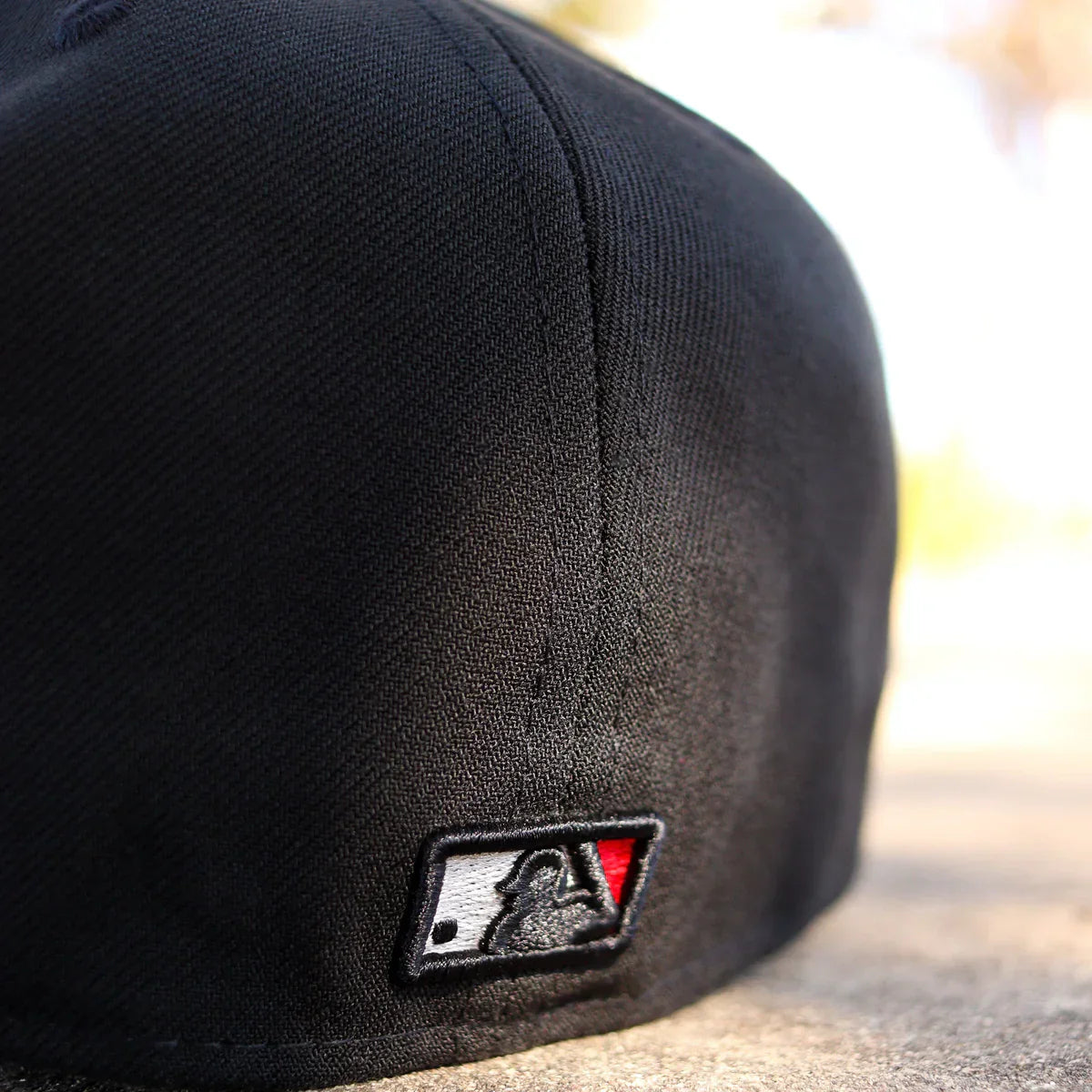 Black Red New York Yankees 1998 World Series Fitted Hat - view 7