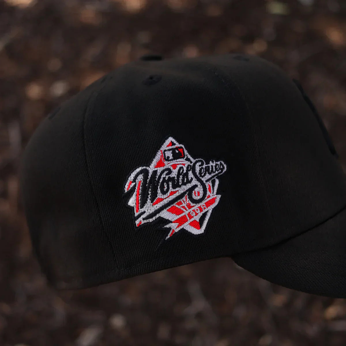 Black Red New York Yankees 1998 World Series Fitted Hat - view 3